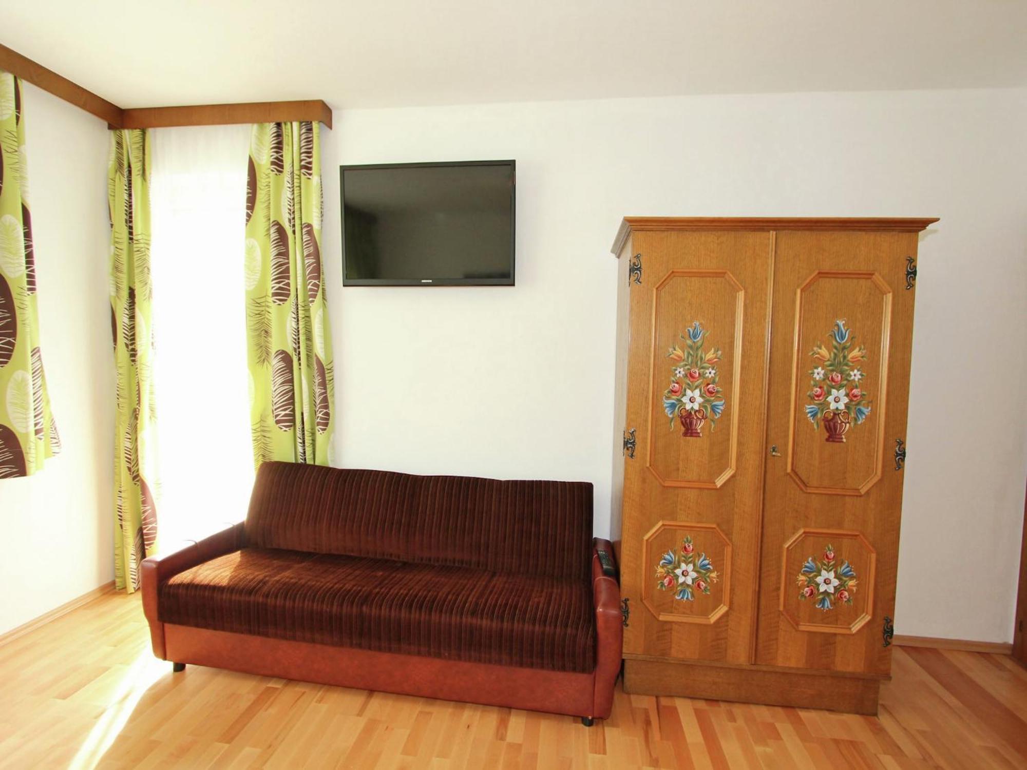 Cozy Apartment In Aschau Im Zillertal Near Ski Lift Luaran gambar
