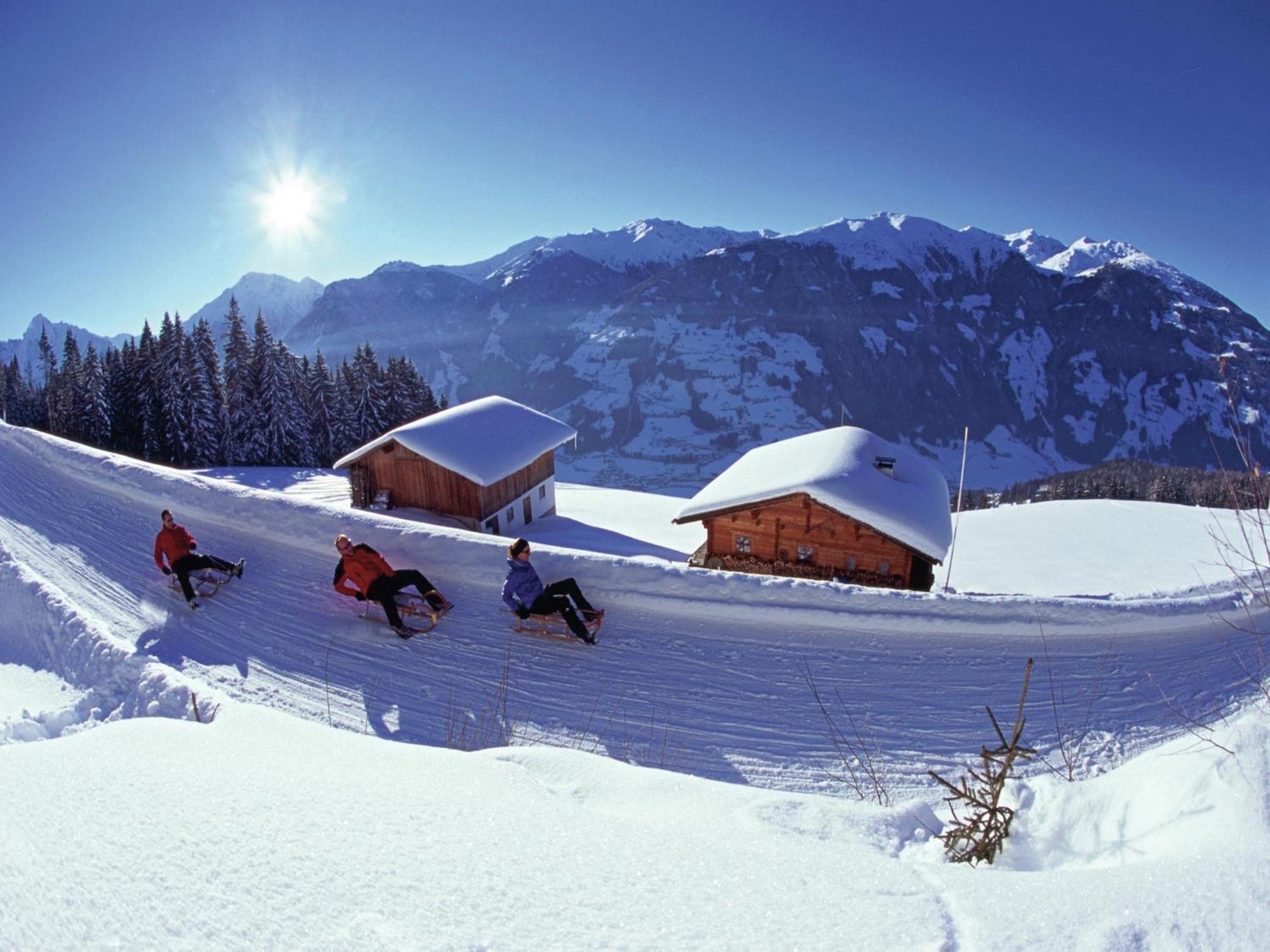 Cozy Apartment In Aschau Im Zillertal Near Ski Lift Luaran gambar