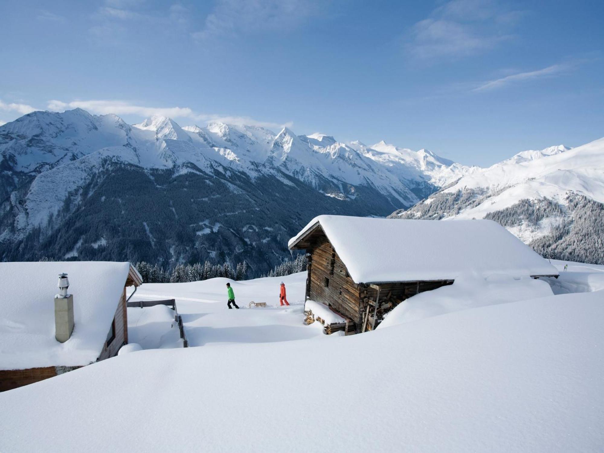 Cozy Apartment In Aschau Im Zillertal Near Ski Lift Luaran gambar